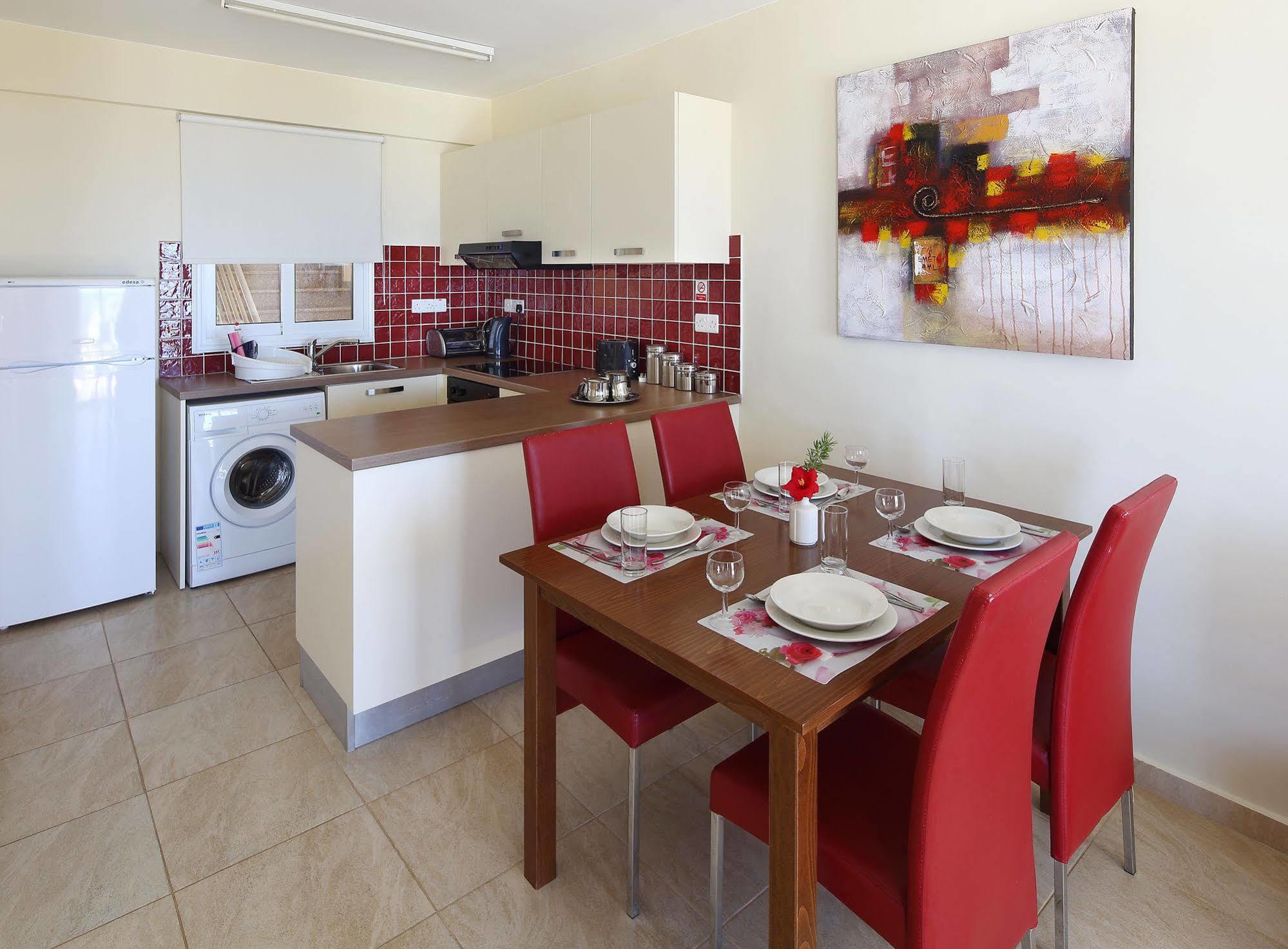 Club St. George (Adults Only) Aparthotel Tremithousa Bagian luar foto