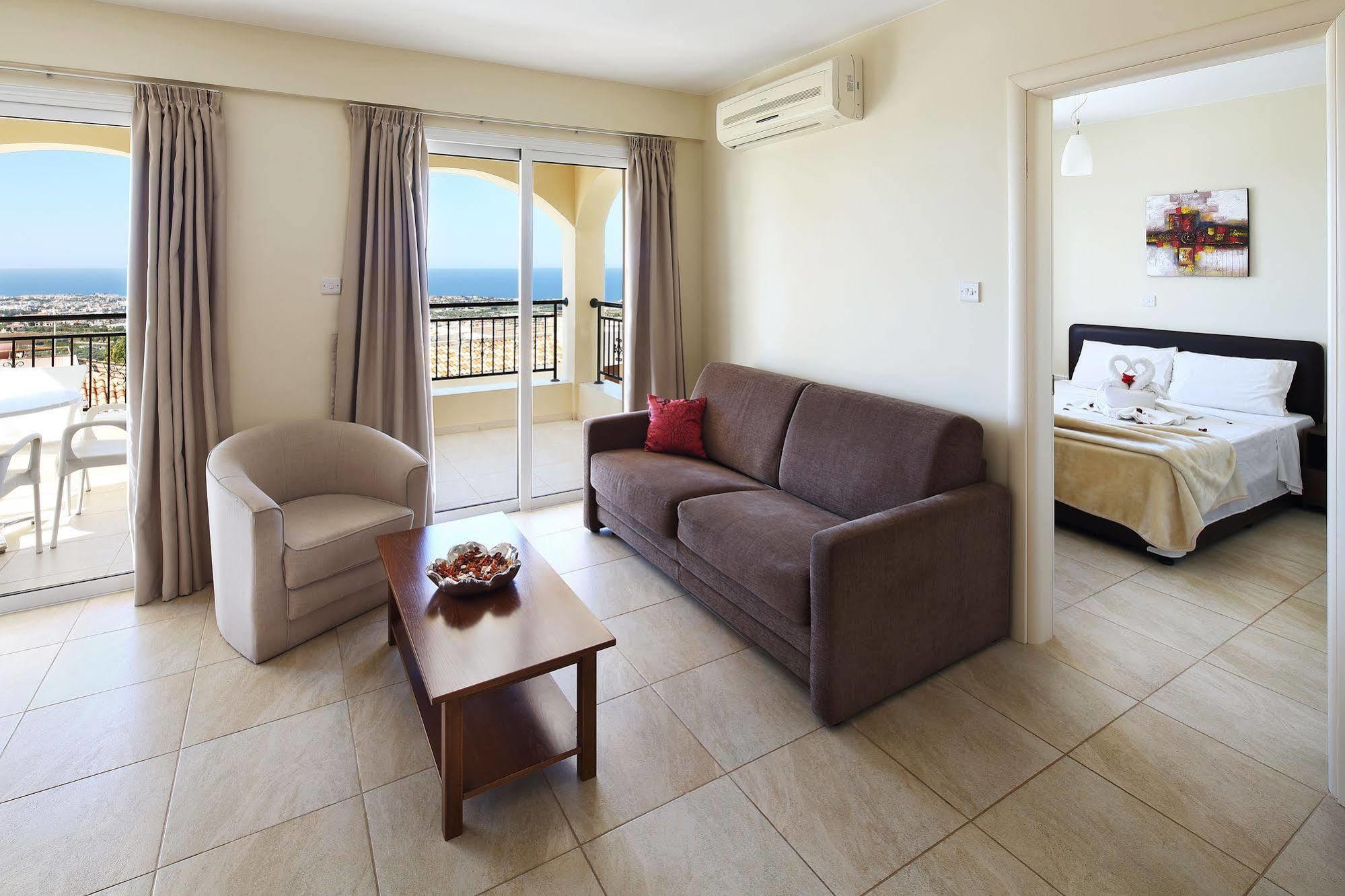Club St. George (Adults Only) Aparthotel Tremithousa Bagian luar foto